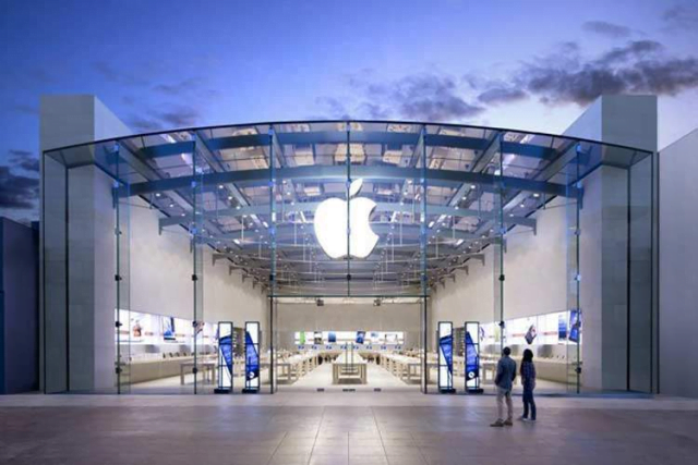 اپل قصد دارد تعداد محدودی از فروشگاههای خود در امریکا را بازگشایی کند